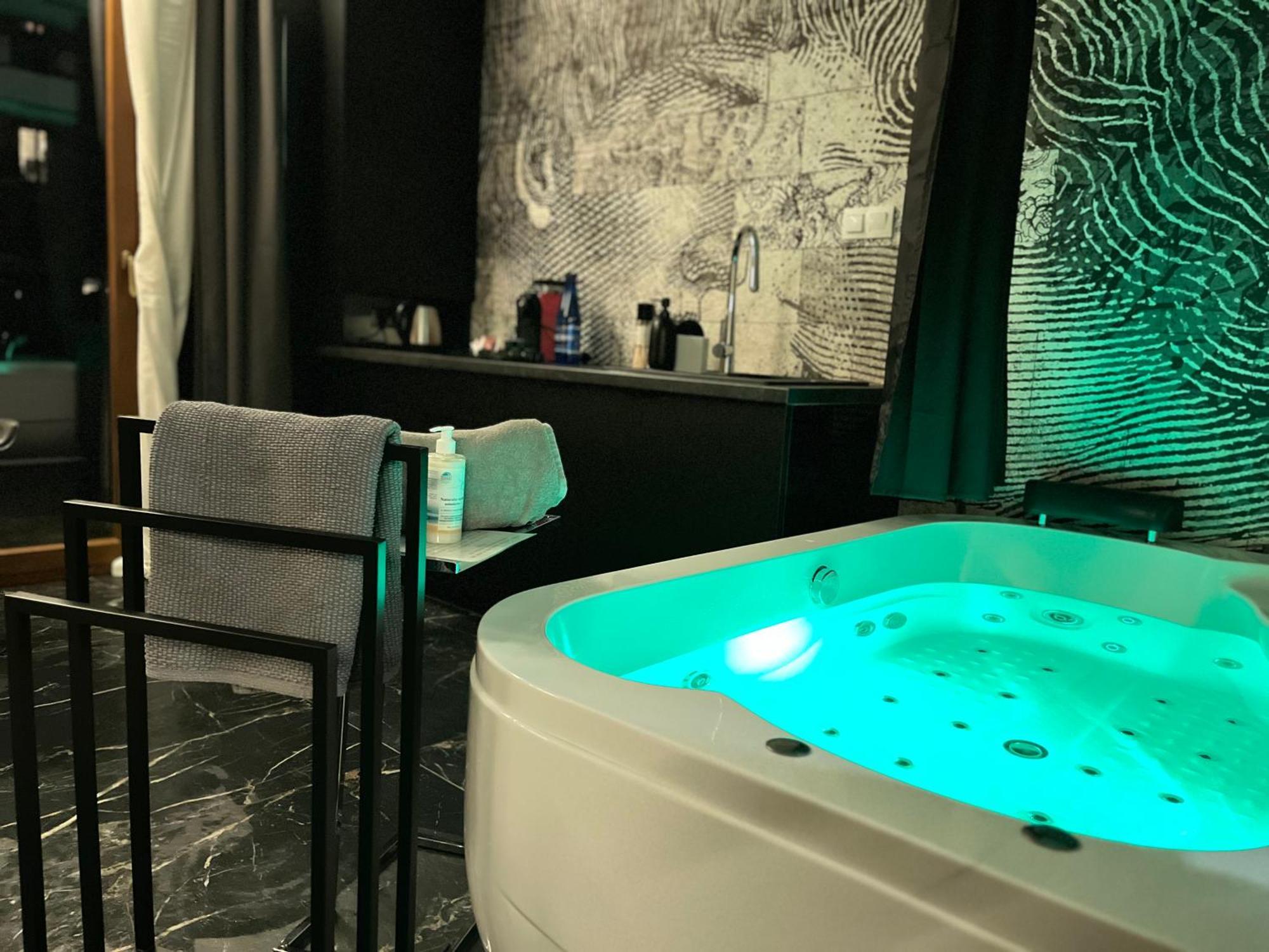 Jacuzzi Rakowicka Top Apartments Cracóvia Exterior foto